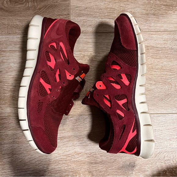 Nike Sneakers - Picture 3 of 4